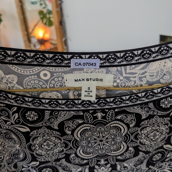 Max Studio Knee-Length Dress - Picture 4 of 4